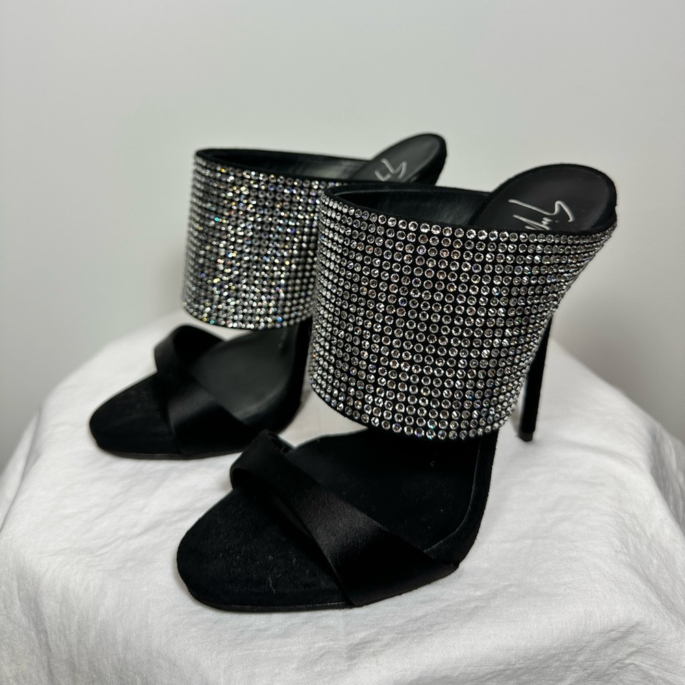 Brand New Giuseppe Zanotti Andrea Heels size 37